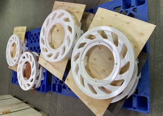 Densità 3.8-3.9 G/cm3 Resistenza flessibile 400 MPa Al2O3 Ceramica per alta resistenza all'usura per modulo di alimentazione