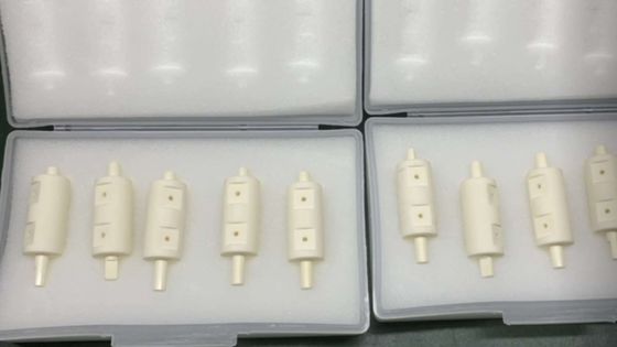 Costante dielettrica elevata Modulo Youngs elevato Al2O3 Ceramica Alta resistenza flessibile