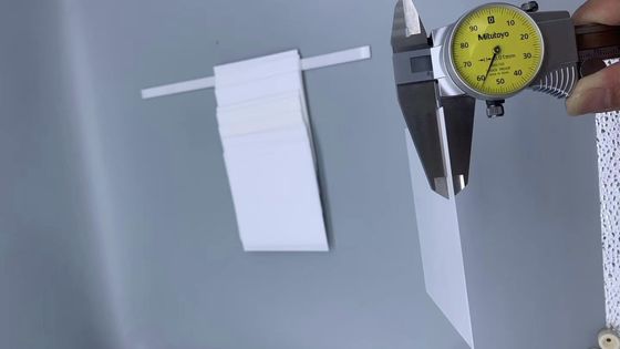 Taglio di precisione con tagliatore di ceramica di zirconia pistone Resistenza dielettrica 9,5 KV/mm