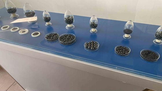 Ceramica a nitruro di silicio versatile / sfera ceramica SI3N4 per applicazioni a temperatura