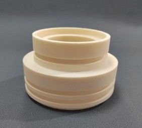 Al2O3 Ceramica Resistenza alla trazione 300 MPa Conduttività termica 25 W/ M·K Per ambienti di stress